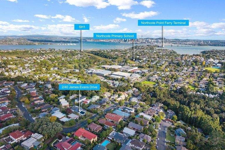 Photo of property in 2/40 James Evans Drive, Northcote, Auckland, 0627