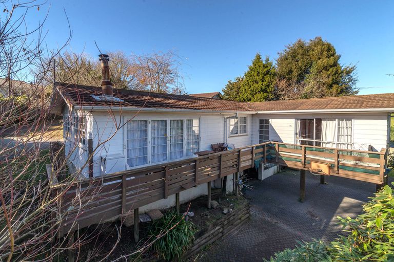 Photo of property in 18 Walnut Place, Owhata, Rotorua, 3010