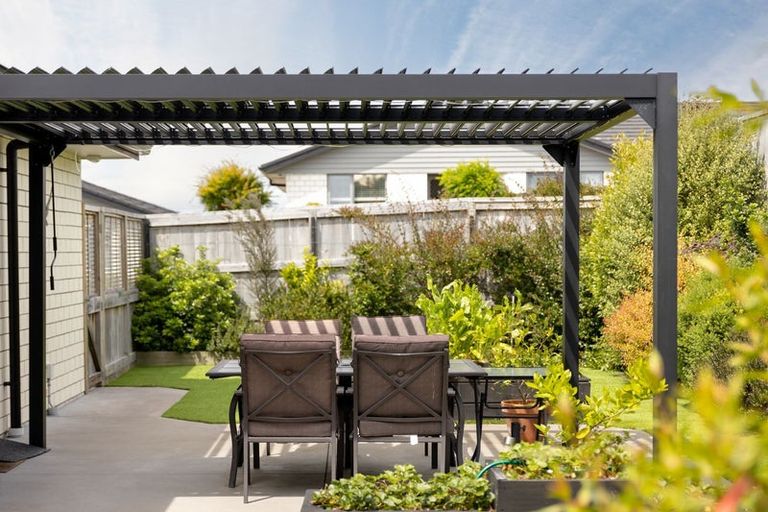 Photo of property in Waterview Estate, 30/4 Greystone Place, Omokoroa, 3114