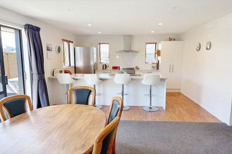 Photo of property in 6 Denton Street, Amberley, 7410