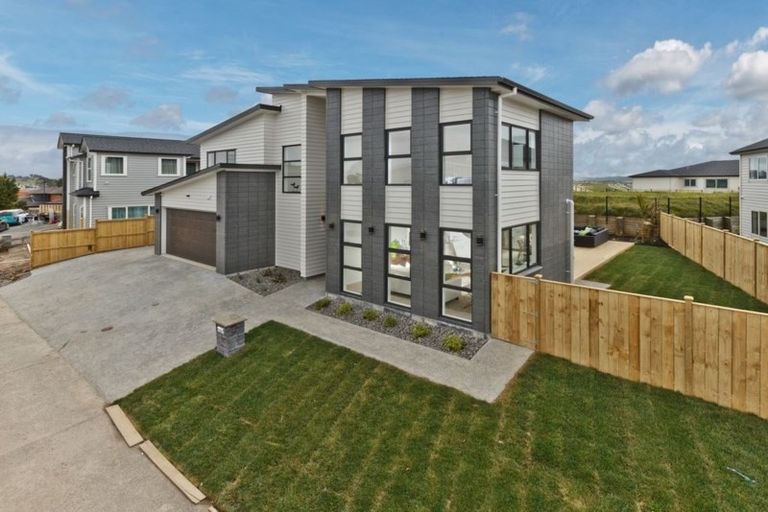 Photo of property in 18 Spyglass Street, Red Beach, 0932