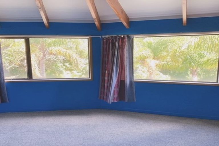 Photo of property in 5 Telephone Road, Birkenhead, Auckland, 0626