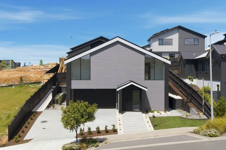 Photo of property in 5 Halcyon Bay Lane, Wainui, 0992