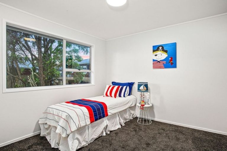 Photo of property in 1/263 Henderson Valley Road, Henderson, Auckland, 0612