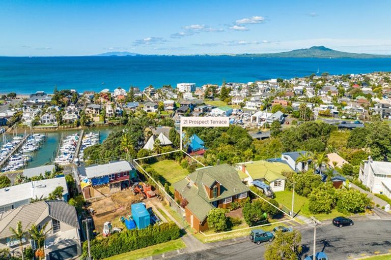 Photo of property in 21 Prospect Terrace, Milford, Auckland, 0620