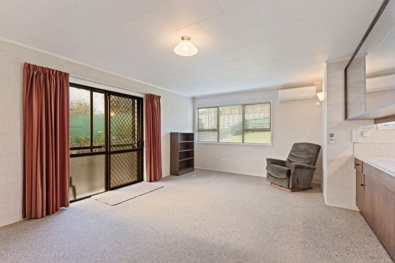 Photo of property in 110 Pioneer Road, Moturoa, New Plymouth, 4310