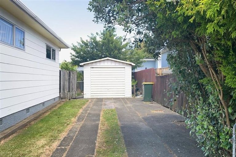 Photo of property in 28 Heather Street, Levin, 5510