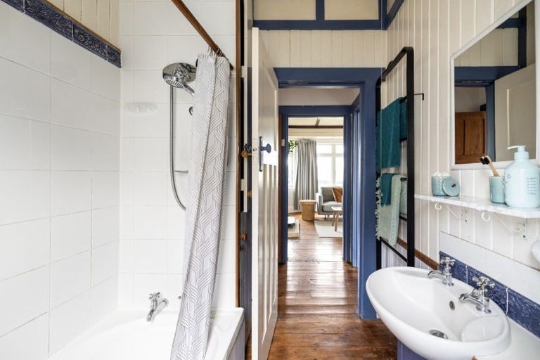 Photo of property in 1 Tapuaeotu Way, Welcome Bay, Tauranga, 3112