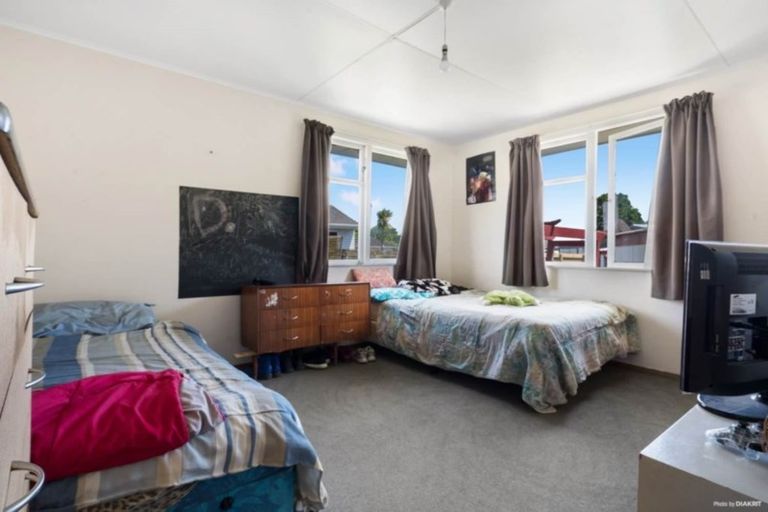 Photo of property in 60 Steven Street, Mangere East, Auckland, 2024