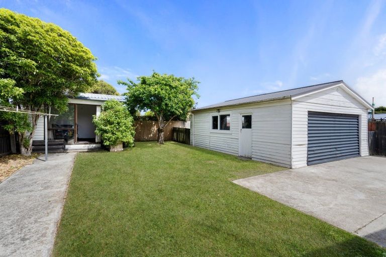 Photo of property in 109 Effingham Street, North New Brighton, Christchurch, 8083