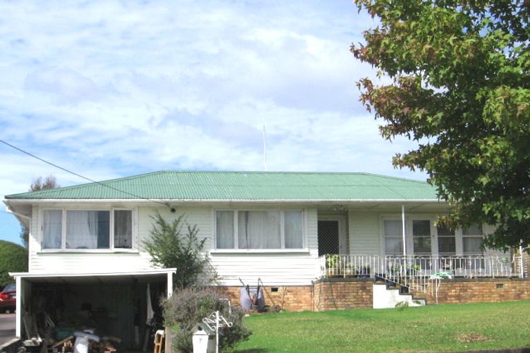 Photo of property in 7 Humphrey Kemp Avenue, Henderson, Auckland, 0612