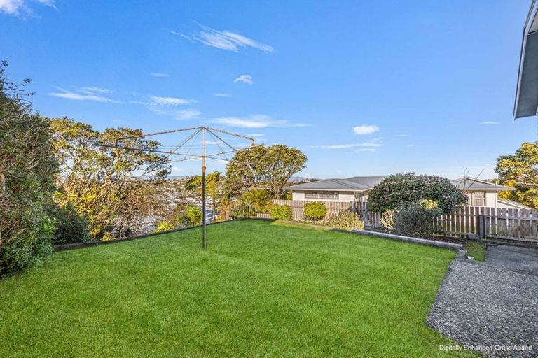 Photo of property in 4 Glenamoy Crescent, Johnsonville, Wellington, 6037