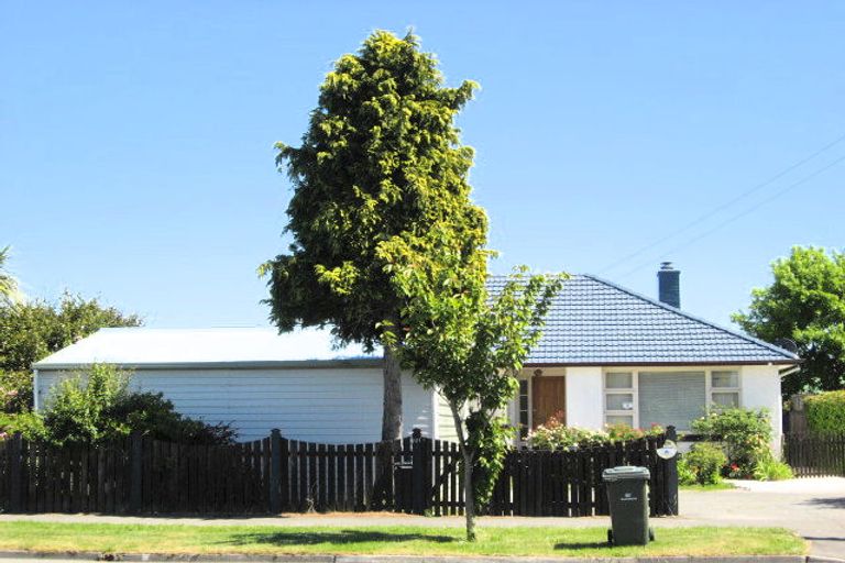 Photo of property in 221 Greers Road, Bryndwr, Christchurch, 8053