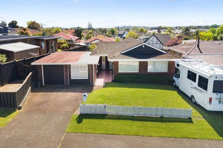 Photo of property in 30 Luton Avenue, Sunnyhills, Auckland, 2010