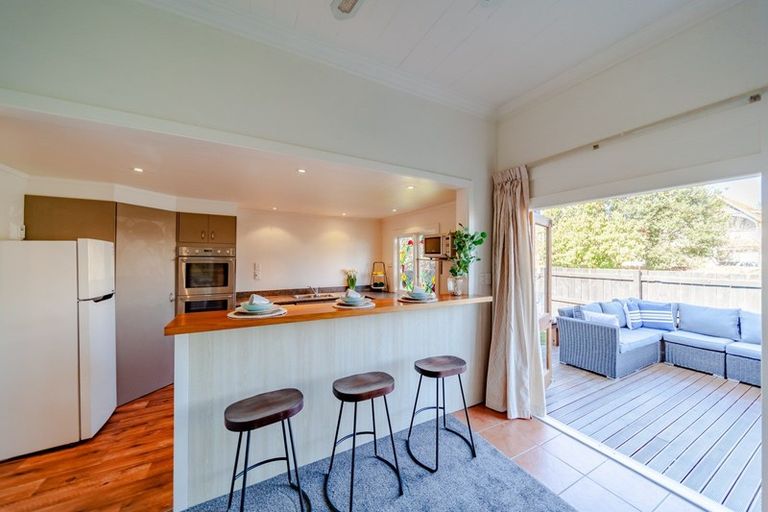 Photo of property in 1001 Caroline Road, Mayfair, Hastings, 4122