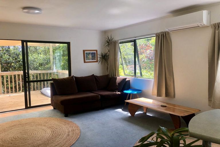 Photo of property in 279 Motutara Road, Muriwai, Waimauku, 0881