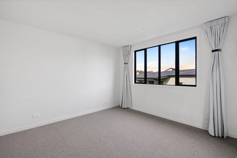 Photo of property in 13 William Blake Way, Riverhead, 0820