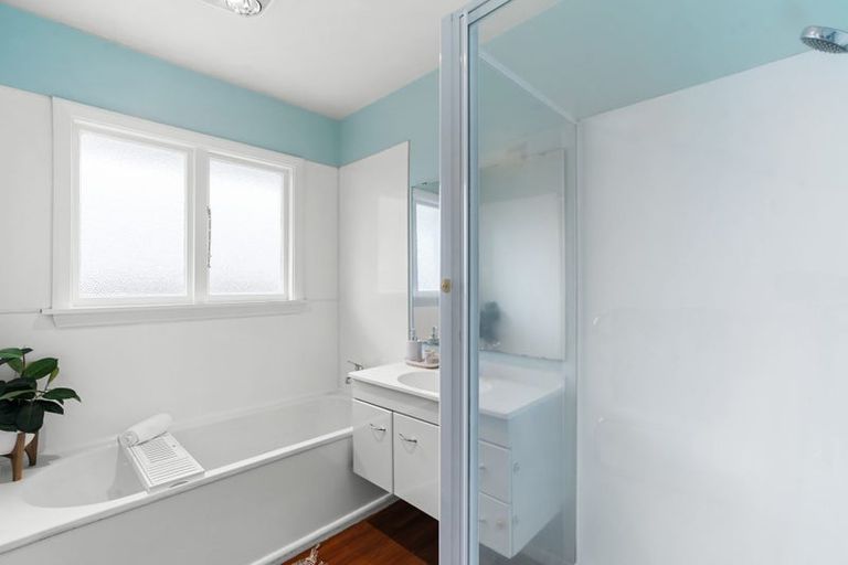 Photo of property in 37 Bourne Crescent, Papanui, Christchurch, 8053