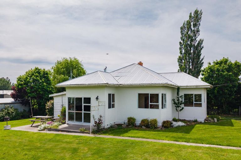 Photo of property in 124 Maytown Road, Waimate, 7978