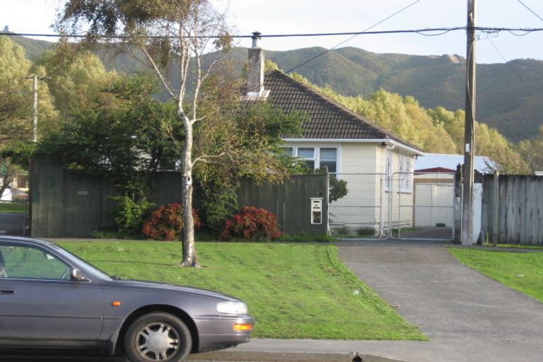 Photo of property in 46 Strand Crescent, Naenae, Lower Hutt, 5011