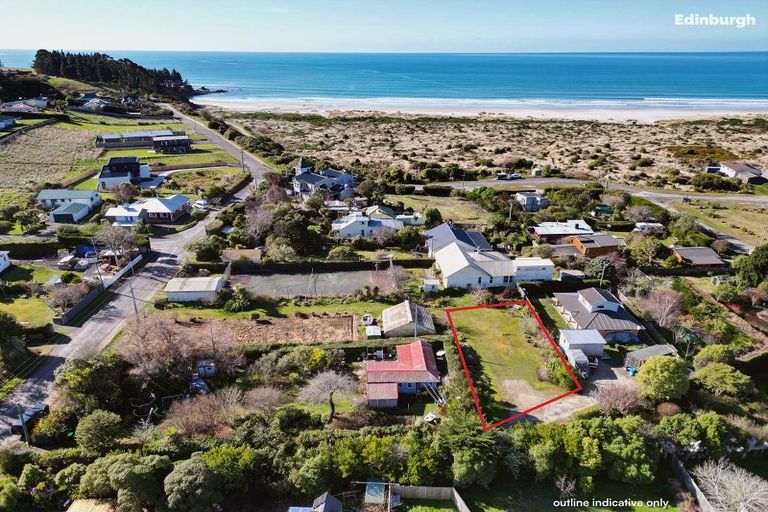 Photo of property in 32 Bay Road, Warrington, 9471