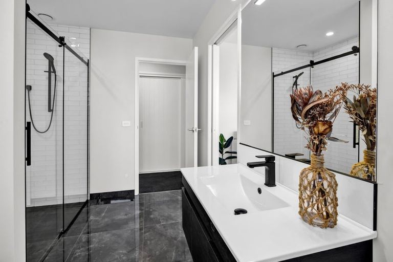 Photo of property in 8 Wheki Lane, Inglewood, 4330