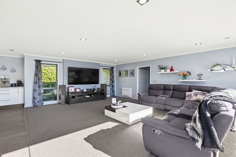 Photo of property in 13 Raymond Place, West Melton, 7618