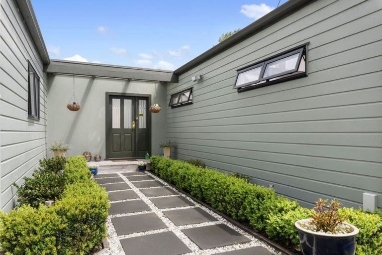 Photo of property in 1/34 Aberdeen Road, Campbells Bay, Auckland, 0620