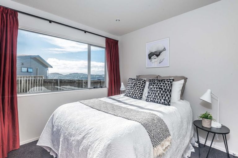 Photo of property in 35 Meadowcroft Grove, Johnsonville, Wellington, 6037