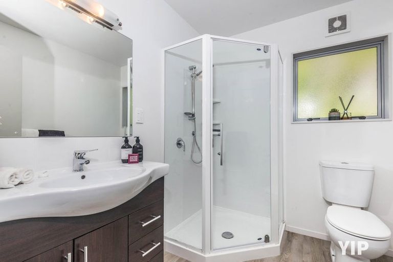 Photo of property in 35 Meadowcroft Grove, Johnsonville, Wellington, 6037