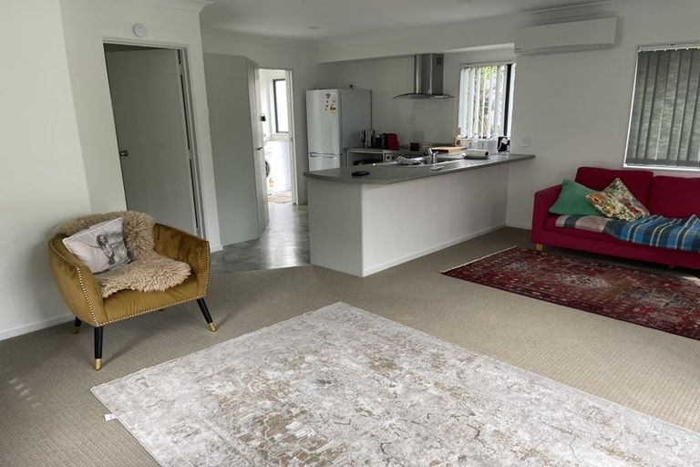 Photo of property in 25 Shelly Beach Parade, Cockle Bay, Auckland, 2014