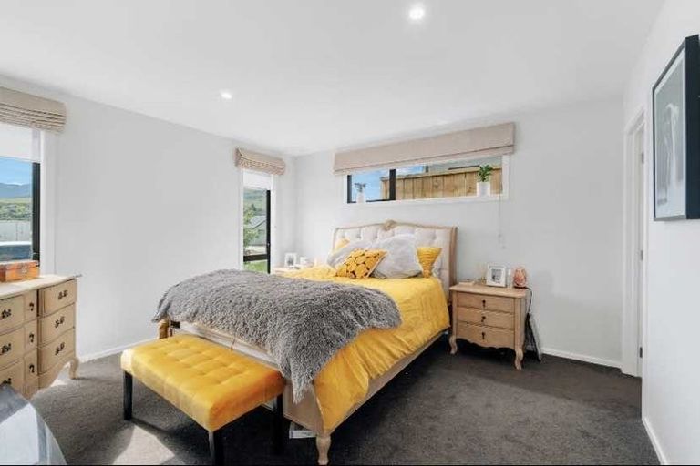 Photo of property in 53 Howden Drive, Jacks Point, 9371