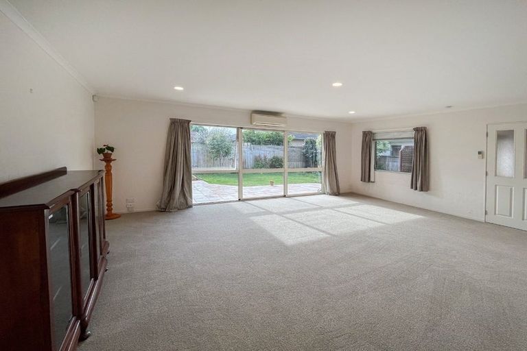 Photo of property in 12 Dan Tori Place, Orewa, 0931