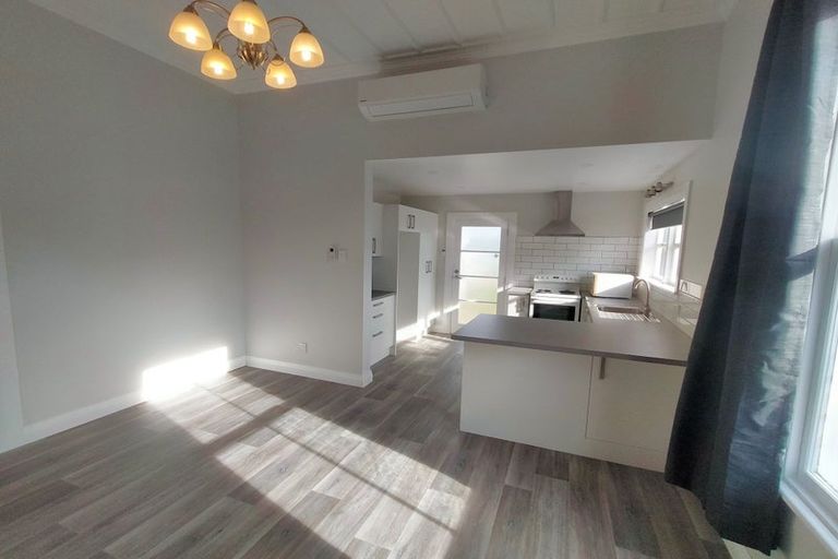 Photo of property in 37 Ross Street, Woodville, 4920