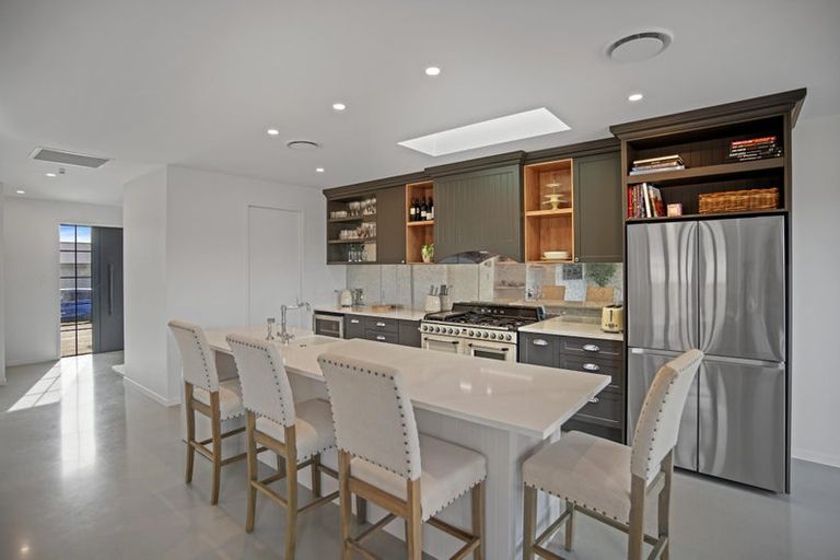 Photo of property in 10 Saint Thomas Avenue, Pyes Pa, Tauranga, 3112