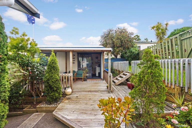 Photo of property in 1 Pauline Place, Bucklands Beach, Auckland, 2014