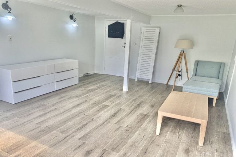 Photo of property in 3/19 Chequers Avenue, Glenfield, Auckland, 0629