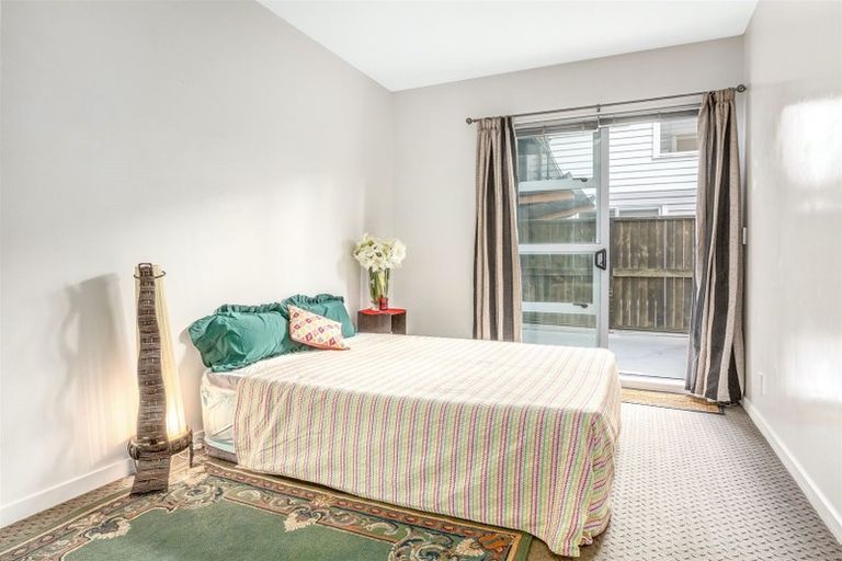 Photo of property in Budget Car Rental, 3/81 Ghuznee Street, Te Aro, Wellington, 6011