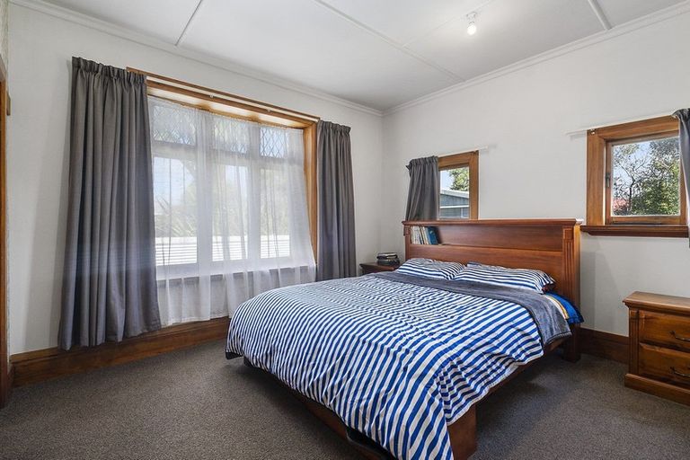 Photo of property in 119 Roberts Line, Kelvin Grove, Palmerston North, 4414