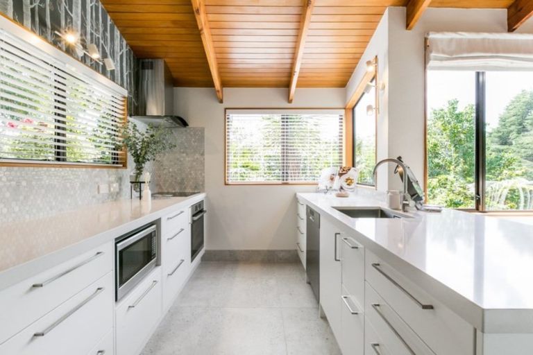 Photo of property in 2 Kopanga Road, Havelock North, 4130