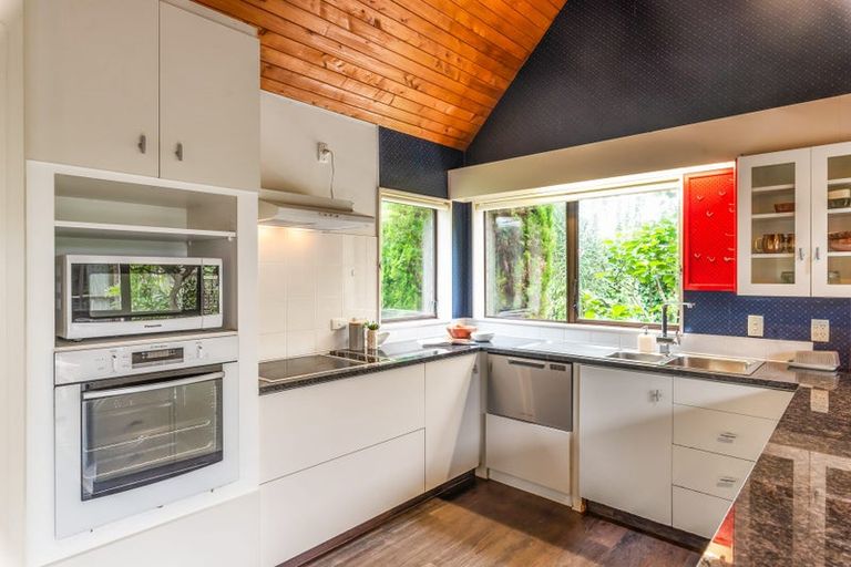 Photo of property in 100 Rimu Road, Raumati Beach, Paraparaumu, 5032