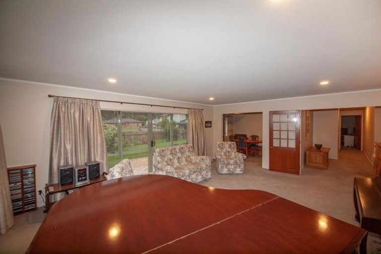 Photo of property in 10 Myers Grove, Churton Park, Wellington, 6037