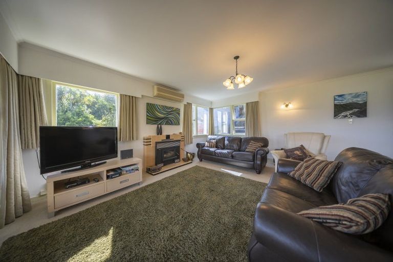 Photo of property in 6 Cathedral Drive, Manapouri, 9679