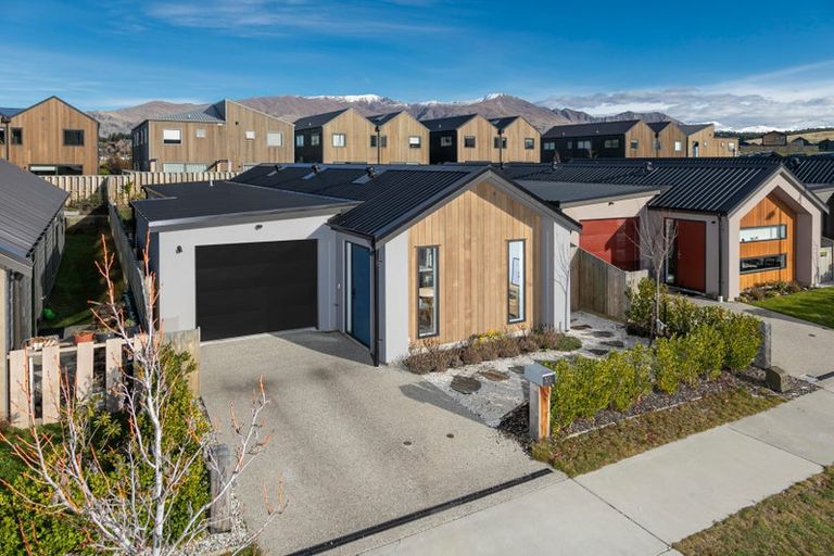 Photo of property in Northlake, 30 Cairnmuir Street, Wanaka, 9305
