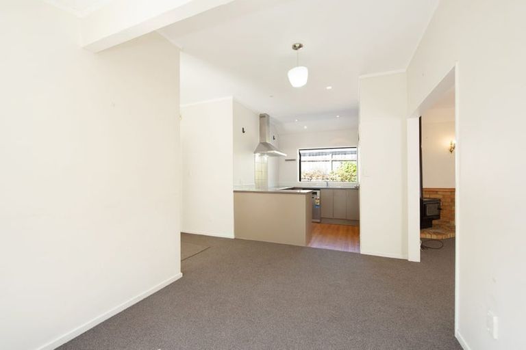 Photo of property in 12 Cambrian Street, Churton Park, Wellington, 6037