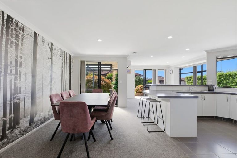 Photo of property in 30 Seabreeze Place, Papamoa Beach, Papamoa, 3118