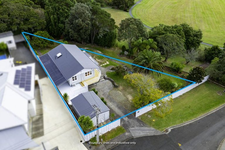 Photo of property in 134 Taikata Road, Te Atatu Peninsula, Auckland, 0610