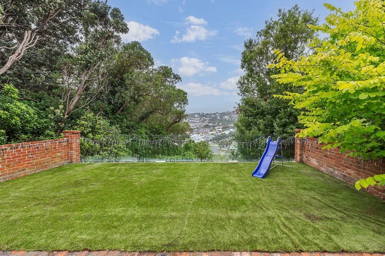 Photo of property in 56 Maupuia Road, Maupuia, Wellington, 6022