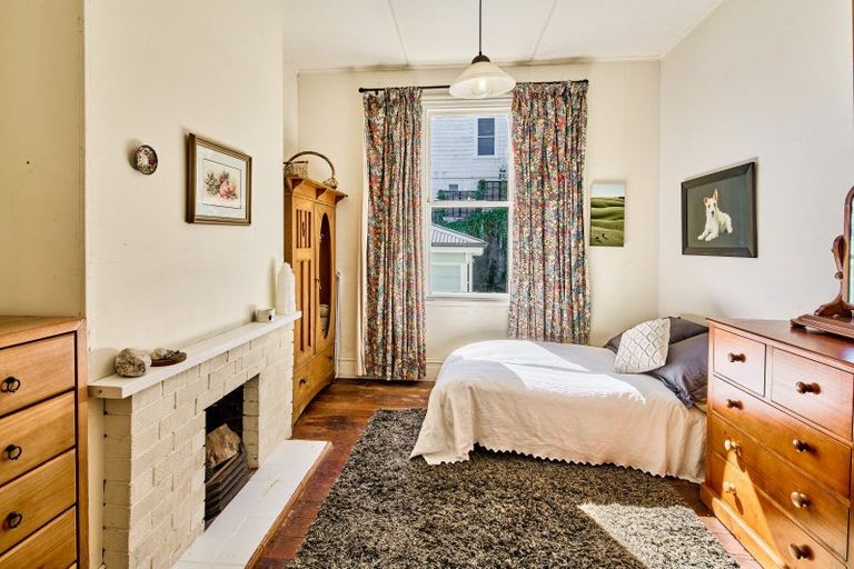 Photo of property in 55 Fairview Crescent, Kelburn, Wellington, 6012