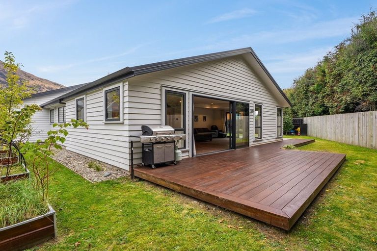 Photo of property in 5 Bathans Lane, Lake Hayes, Queenstown, 9304
